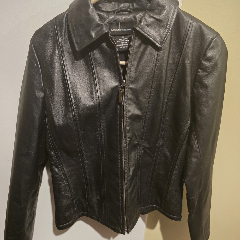 Moda International Sleek Black Leather Jacket